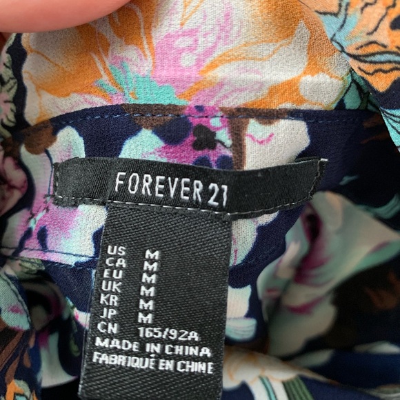 Forever 21 button up floral sleeveless blouse - Picture 6 of 6